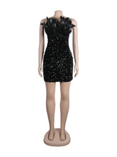 Elegant Sequin Feather Decor Party Strapless Dress