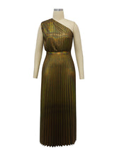 Skew Collar Sleeveless Pleat Dress