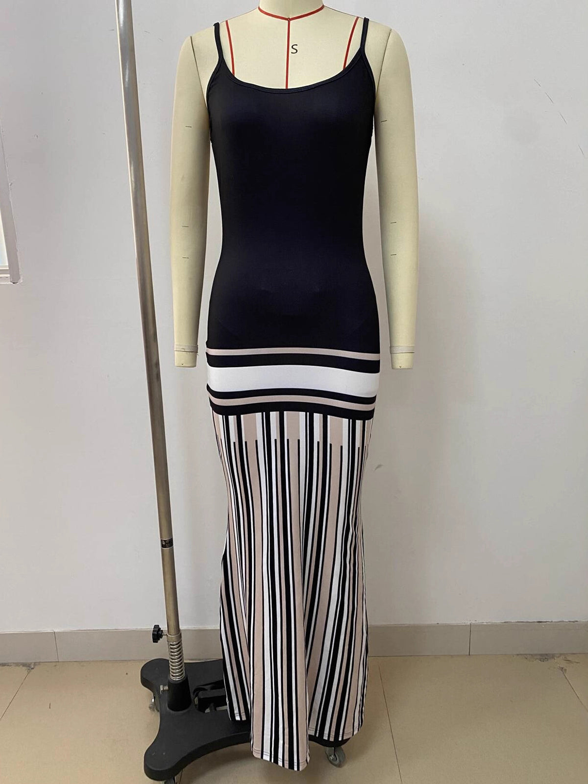 Sexy Backless Lace-up Stripe Maxi Dress