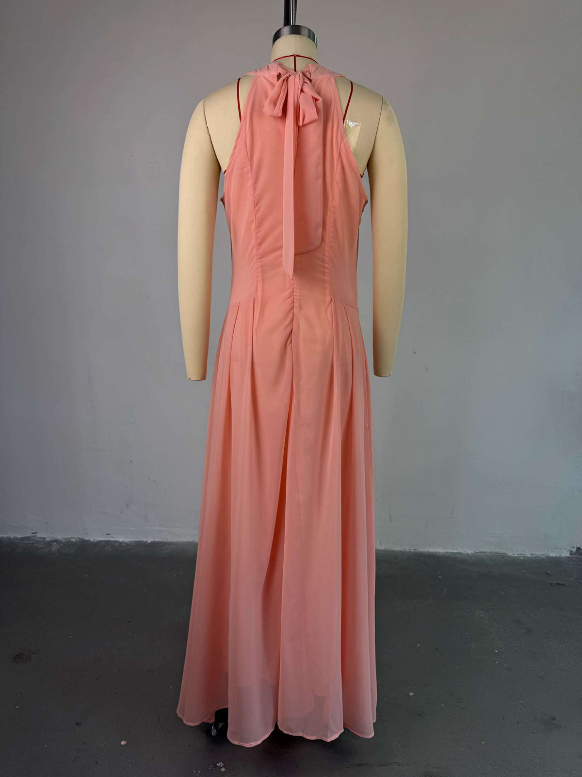 Elegant Halter Neck Sleeveless Cinched Waist Party Dress