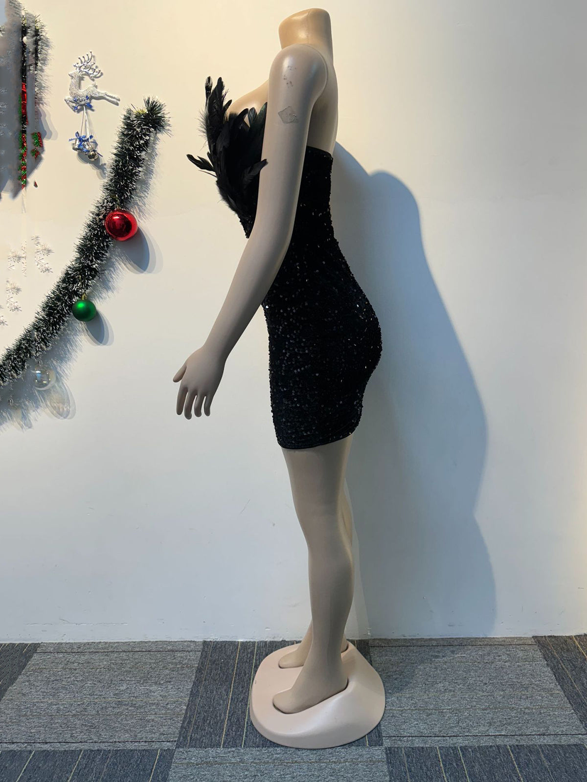 Sexy Feather Sequin Tight Fitting Bodycon Dress