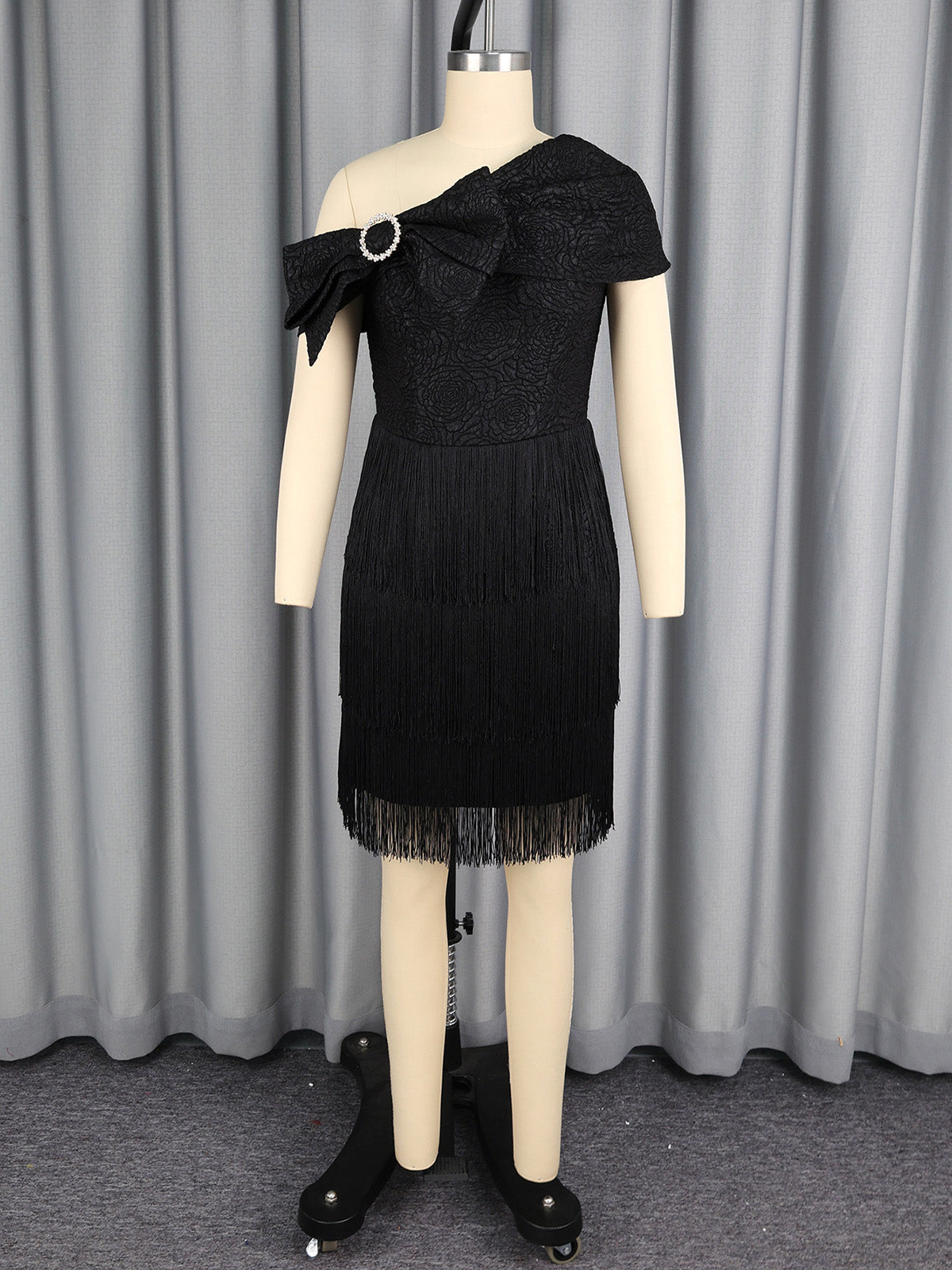 Elegant Slash shoulder Rhinestone Bow Fringe Midi Dress