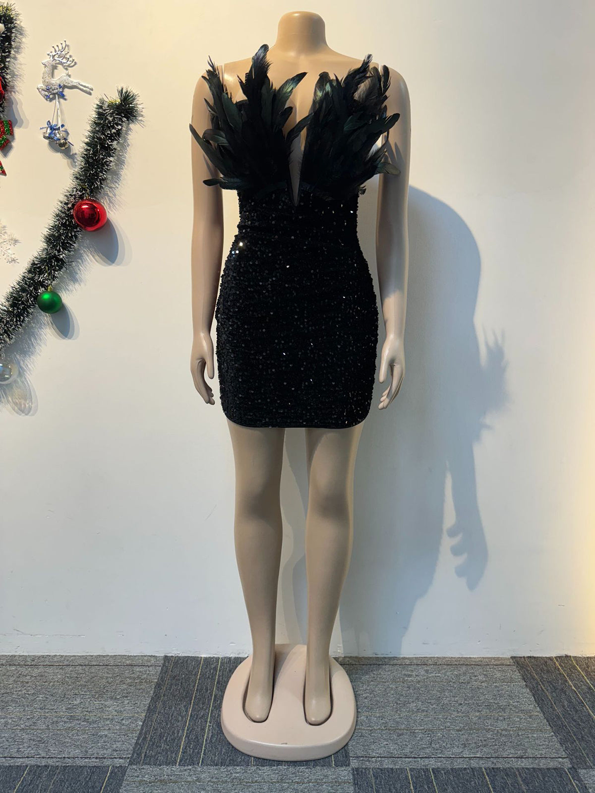 Sexy Feather Sequin Tight Fitting Bodycon Dress