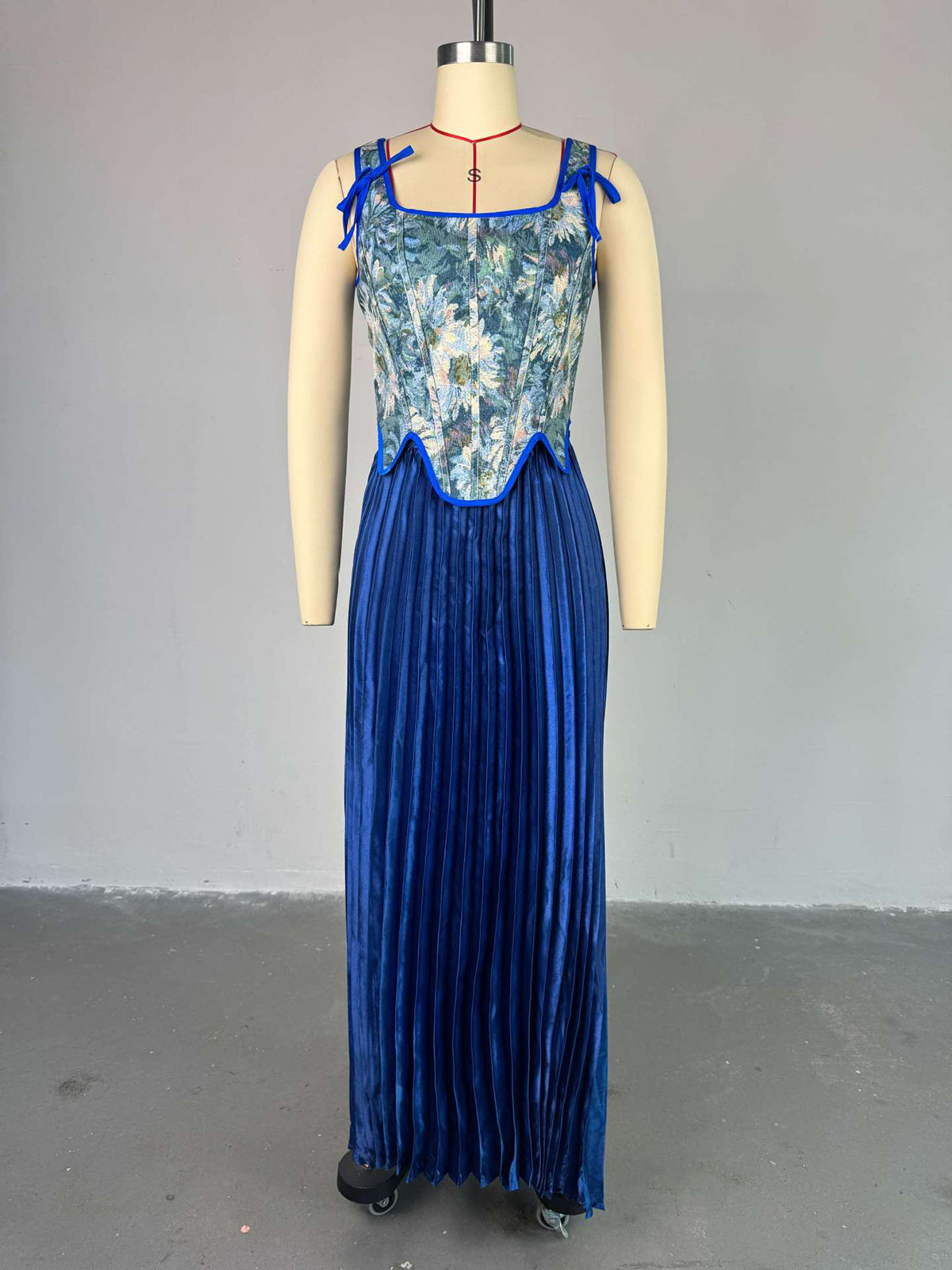 Sexy Print Bandage Vest Maxi Pleated Skirt Set