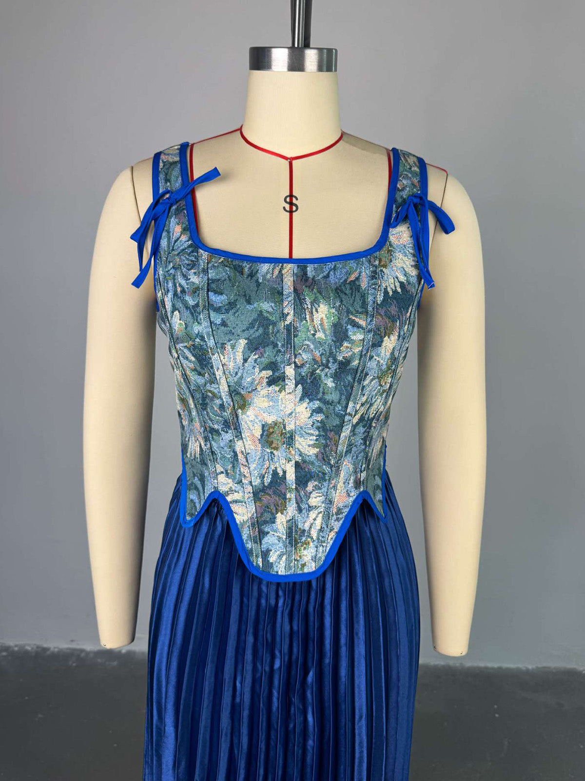 Sexy Print Bandage Vest Maxi Pleated Skirt Set