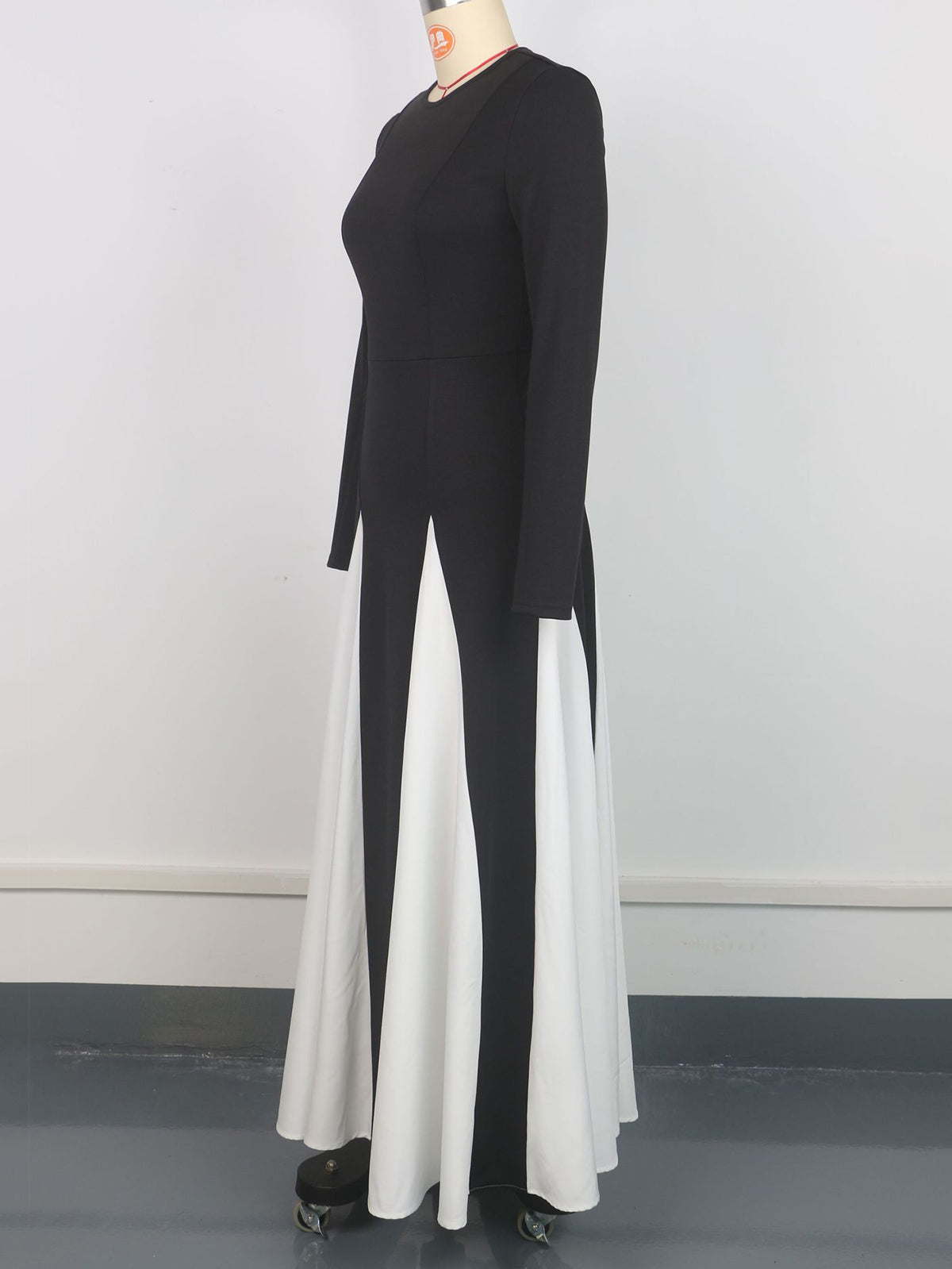 Elegant Contrast Color Round Neck Slim Dress