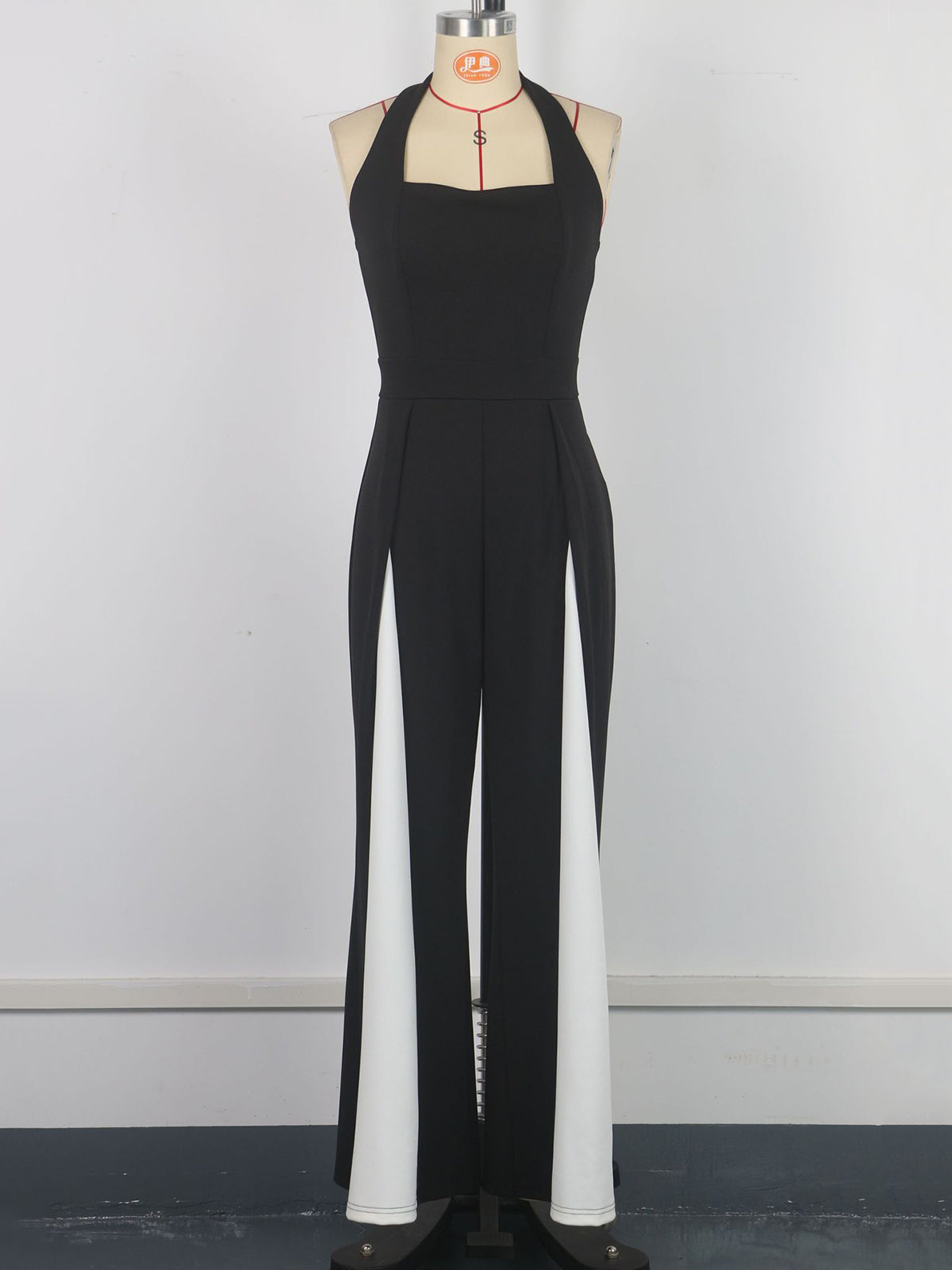 Sexy Black White Color Block Halterneck Jumpsuit