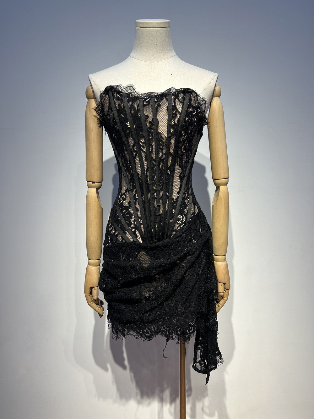 Sexy Strapless Irregularity Lace Dress