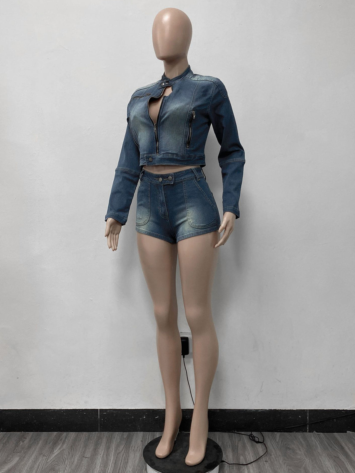 Fashion Denim Crop Jackets And Shorts 2 Piece Set