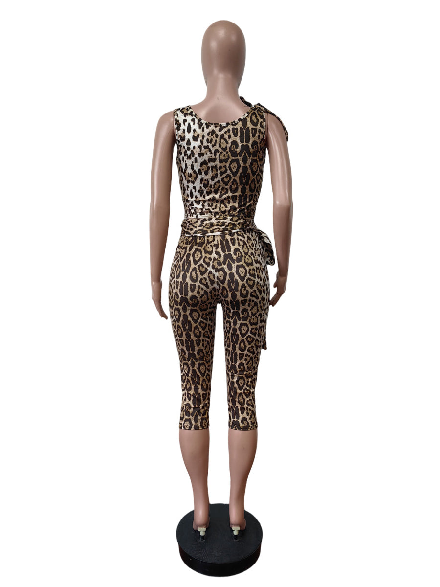 Sexy Leopard Print Elastic Crop Top Capri Pants Set