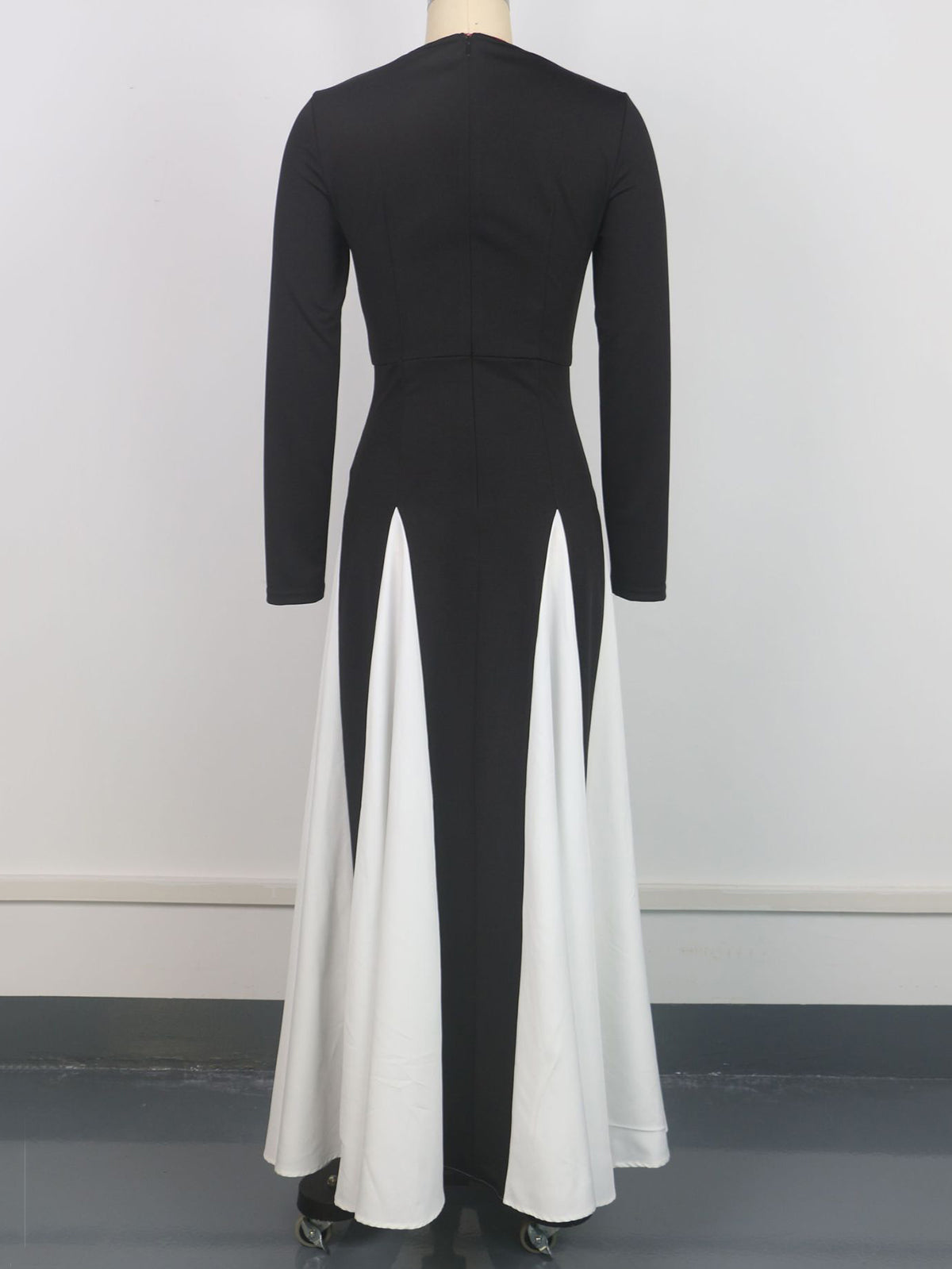 Elegant Contrast Color Round Neck Slim Dress