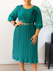 Elegant Plus Size Round Neck Pleated Cut Dress