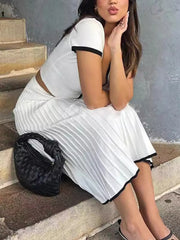 V-neck Crop Top Pleated Long Skirt Fashionable Set