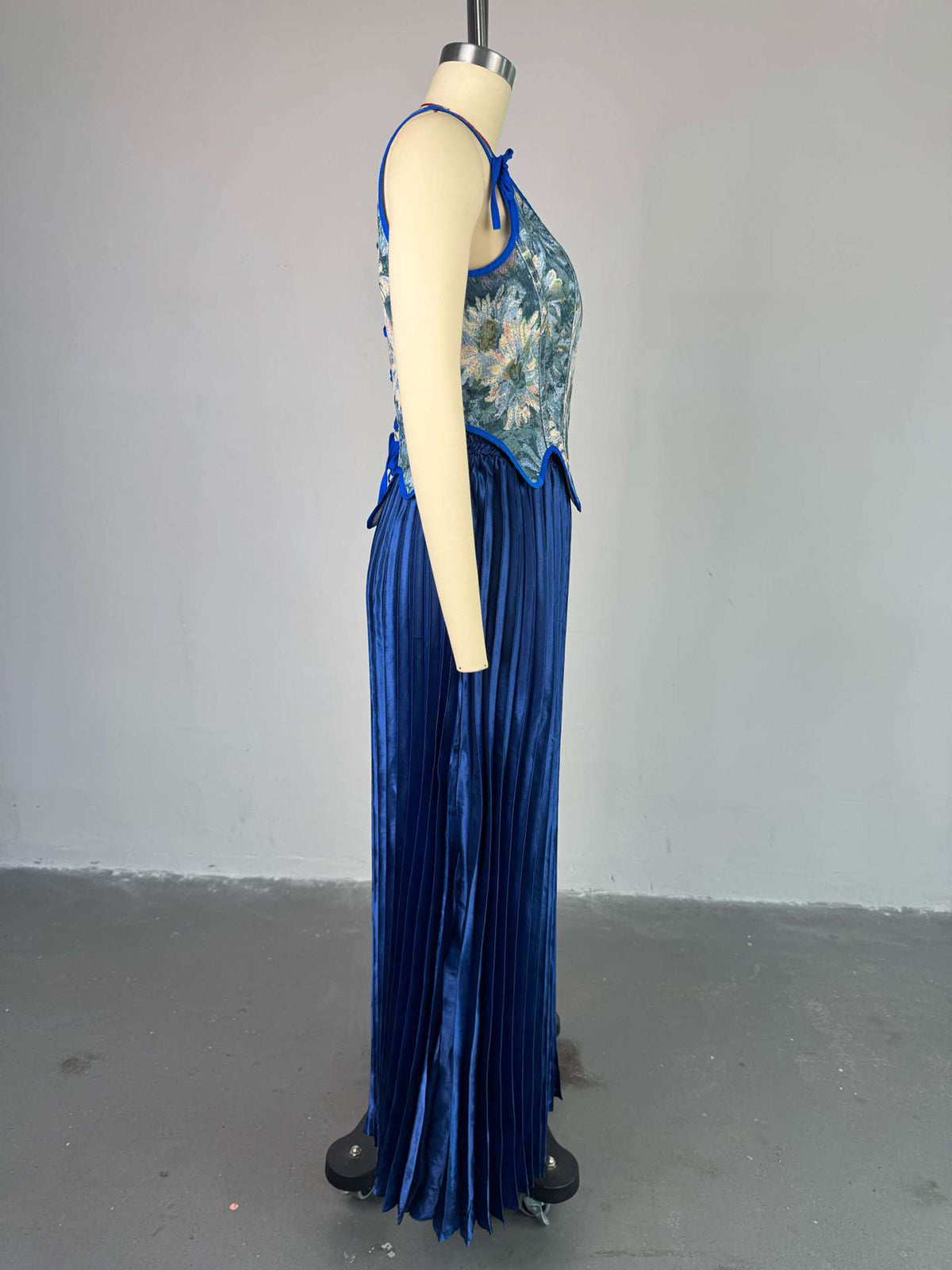 Sexy Print Bandage Vest Maxi Pleated Skirt Set