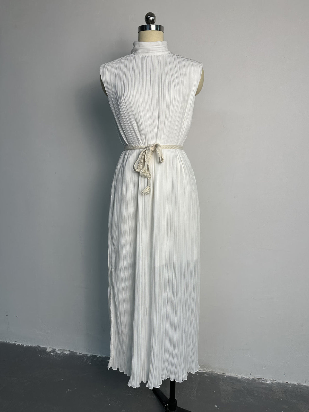Elegant Sleeveless Waist Lace-up Midi Dress